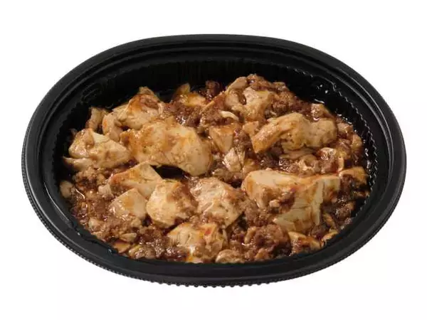「【セブン-イレブン】あともう一品！低カロリーでヘルシーなお豆腐のおかず新作3選「ごろっと豆腐の四川風麻婆豆腐」ピリ辛でおつまみにも最高！」の画像