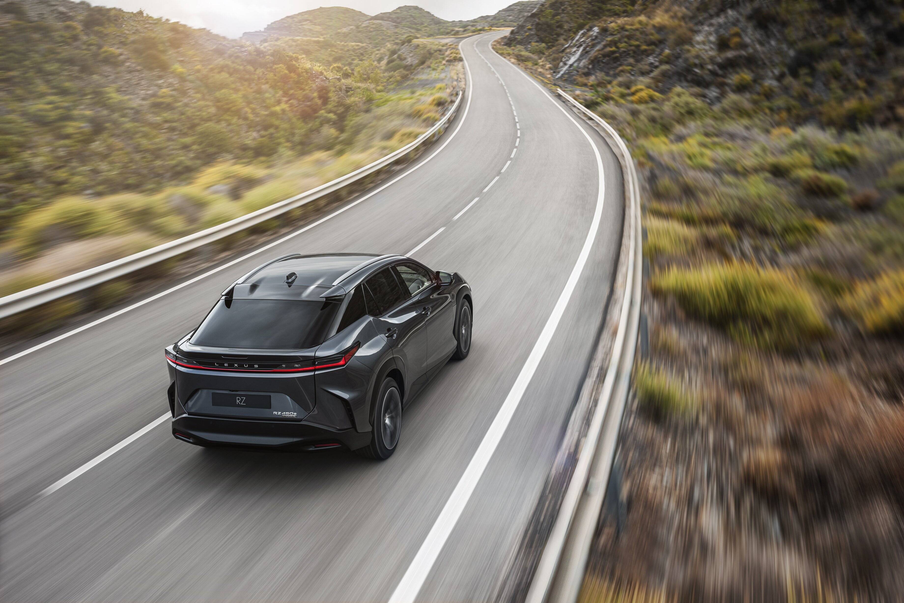 【レクサス】トヨタ、電気自動車の新型「RZ」の画像初公開！ブランド変革賭けた渾身モデル