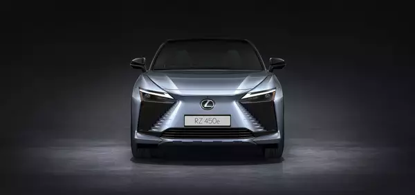 「【レクサス】トヨタ、電気自動車の新型「RZ」の画像初公開！ブランド変革賭けた渾身モデル」の画像