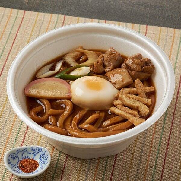 【ファミリーマート】ほっこり温まる！ファミマの新作うどん・そば3選「味噌煮込み風うどん」はかつおだしのきいた味噌つゆが味のポイント！