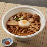 「【ファミリーマート】ほっこり温まる！ファミマの新作うどん・そば3選「味噌煮込み風うどん」はかつおだしのきいた味噌つゆが味のポイント！」の画像2