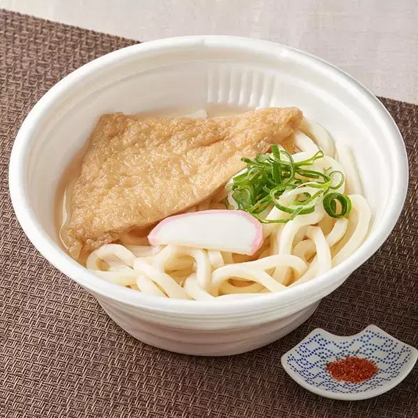 「【ファミリーマート】ほっこり温まる！ファミマの新作うどん・そば3選「味噌煮込み風うどん」はかつおだしのきいた味噌つゆが味のポイント！」の画像