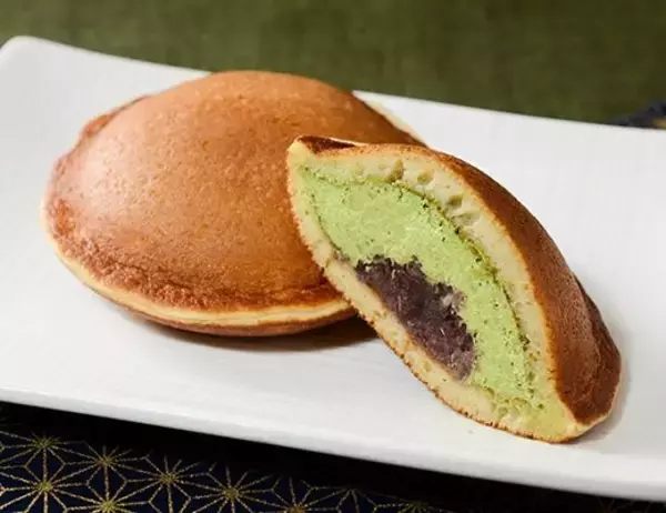 「【ローソン】ふわふわしっとりの焼菓子が勢ぞろい！ローソンの新作スイーツ3選「どらもっち　つぶあん＆抹茶ホイップ」は北海道産あずきを使用！」の画像