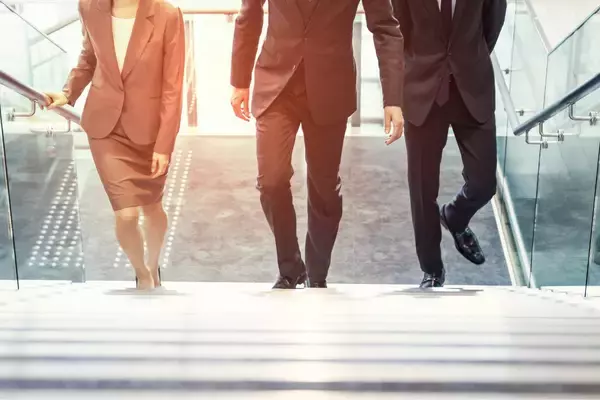 年収600万円の割合は男女でどのくらい差がある？600万円超の業種は貴重か