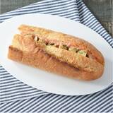 「【ファミリーマート】地域限定の商品も！ホットサンド新作3選「【東京都の一部】チーズ・グリルド　サンド　タンドリーチキン風」は温めてとろーりチーズにして食べたい！」の画像4