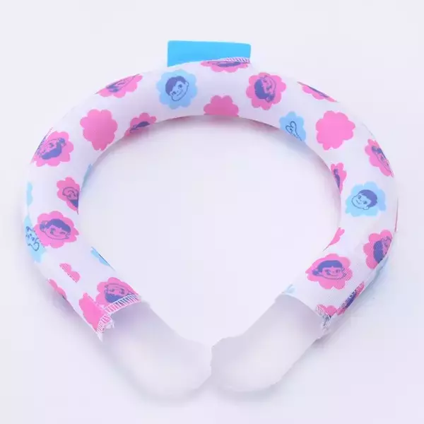 「今夏バズった【クールネックバンド】購入先は「ダイソー」や「しまむら」が人気」の画像