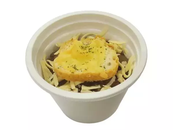 「【セブン-イレブン】ランチを充実させる新作スープ3選「オニオングラタンスープ」は玉ねぎの甘さをたっぷり吸いこんだパンとチーズの組み合わせで安定のおいしさ」の画像