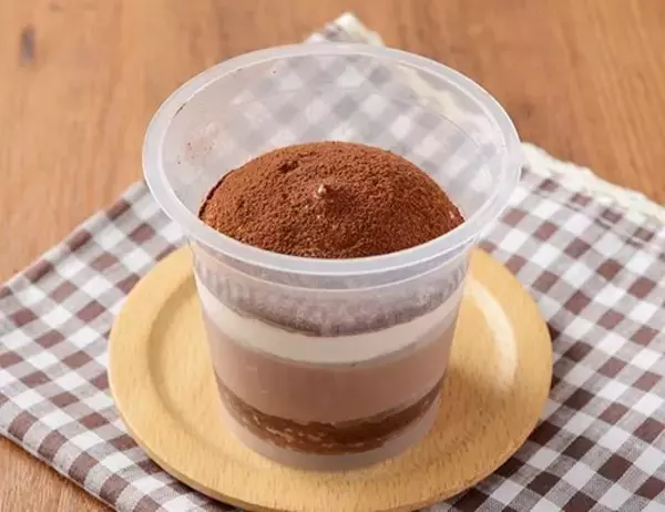 「【ローソン】有名店とのコラボ商品もあり！本格スイーツを自宅で楽しむ新作3選「Uchi Café×森半　どらもっち　抹茶ミルク」はもっちり食感でクリームの2層仕立てで心ほどける」の画像