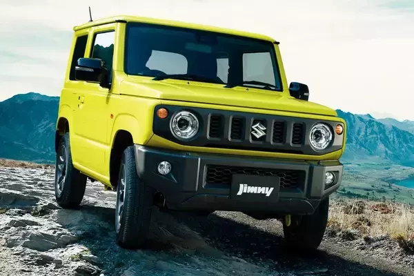 「【スズキ・ジムニー】硬派な軽オフロード車がここまで人気になった理由とは」の画像