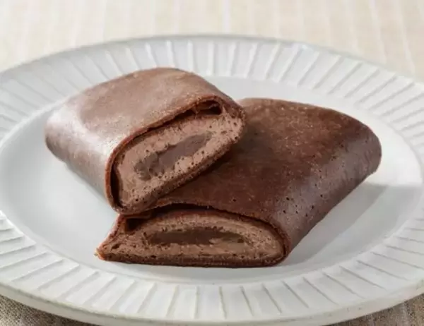 「【ローソン】ご褒美チョコにも！ローソンの新作チョコスイーツ・パン3選「くちどけショコラクレープ」はチョコソースとチョコホイップのハーモニーがたまらない」の画像