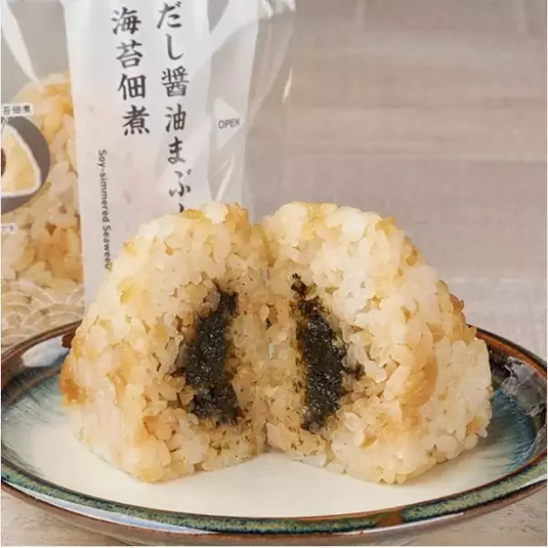 「【ファミリーマート】ワンハンドで手軽に楽しむ！新作和風おむすび類3選「だし醤油まぶし飯　海苔佃煮おむすび」は醤油と海苔の豊かな風味を味わえる」の画像