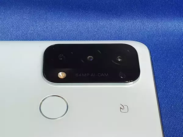 「OPPO Reno5 Aがコスパ最高！ベストセラーの理由とは。ワイモバイルからeSIM搭載の新バージョンも」の画像