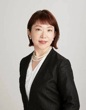 結婚式費用の平均額は約500万円！結婚を機に共通口座を開設した人は50％超え！令和の夫婦のお金感