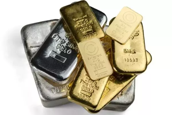 2022年の金（ゴールド）相場。「3高」になる！？