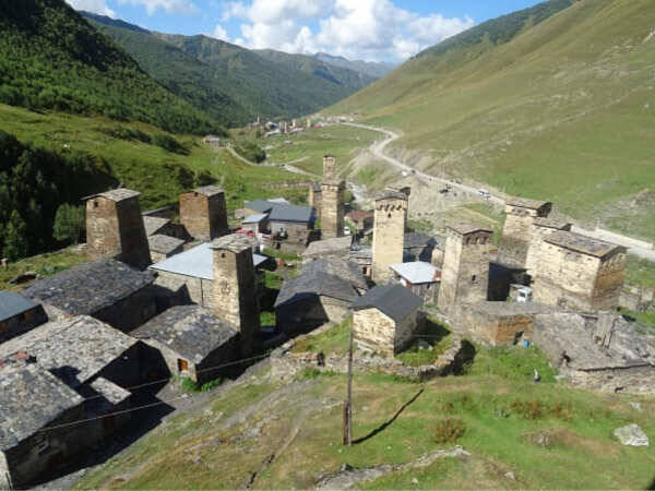 【黒木亮】円安でも満喫可能！絶景と美食のジョージアを旅する