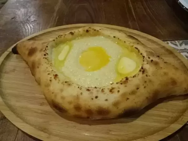 「【黒木亮】円安でも満喫可能！絶景と美食のジョージアを旅する」の画像