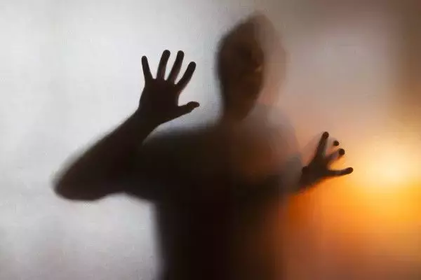 株価下落で大損！パニック回避の投資術