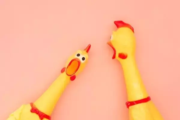 3月決算企業の決算発表延期。株価に与える影響と個人投資家の対応