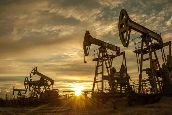 2022年の原油相場を予想する