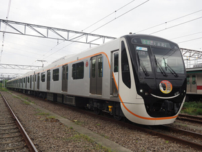 東急「ナゾの落書き電車」の顛末 沿線住民が騒然 「あのやり方は良くなかった」と幹部