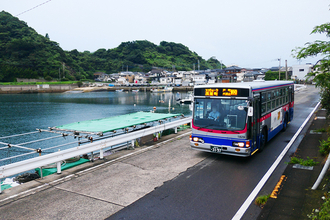 あり得ない山道！からの、広がる安堵の海 “エモい”終点だらけな長崎のバス