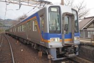 旧型56歳、特急も43歳、今後どうなる？ 南海高野線「新型の観光列車」導入後を幹部に直撃！