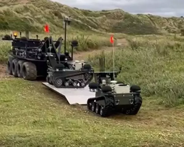「戦場の全てが“モニターで丸見え!?” 自衛隊の無人機防衛構想にピッタリな米大手企業の新システム「メッシュランナー」とは」の画像