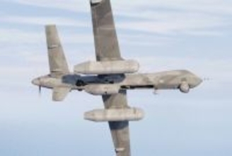 海自の無人機「空飛ぶレーダーサイト」に変身か!? 「防衛の空白埋める」「働き方も変わる」新たな使い方とは？