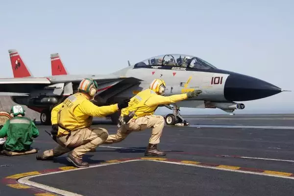 なぜ「翼が動く戦闘機」は新型が出ない？ 新作『Star Fox』で躍動する“可変翼ロマン”の系譜