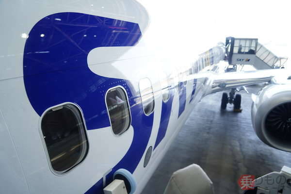 「おっ、だいぶ違うぞ…？」“日本初導入”のスカイマーク新型旅客機、乗ったらわかる“地味だけどスゴい進化”の正体とは