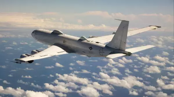 パッと見は旅客機、実は米軍の“核戦争の司令塔”!? 国家レベルの役割を担う恐るべき特殊任務機とは