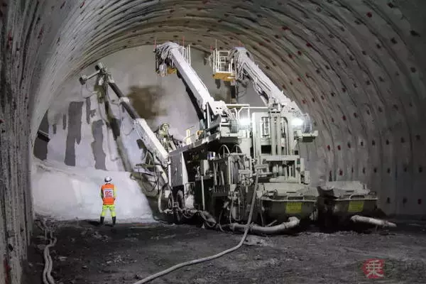 長野県側から「南アルプストンネル」掘削 リニア新幹線“長野工区”順調！ 静岡到達にめど