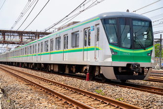 東京メトロの巨大駅でユニーク実験！「リアルタイムに空いている号車へ人を誘導」して混雑緩和へ カメラで人数カウント