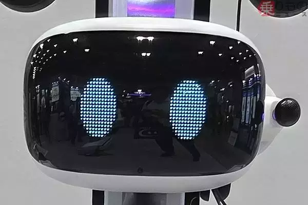 秋葉原でもう働いている!?「駅すぱあと」と連携する案内ロボット「ugo」の驚くべき拡張性と社会実装のリアル