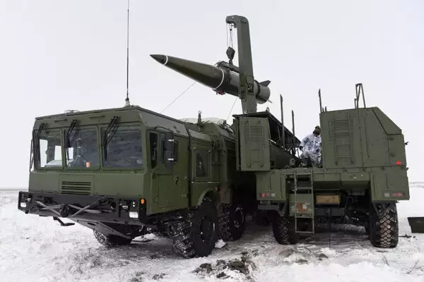 都市に迫るロシア軍の「弾道ミサイル」が“空中で木っ端みじん”になる瞬間をウクライナ軍が公開 追尾から撃墜まで詳細に