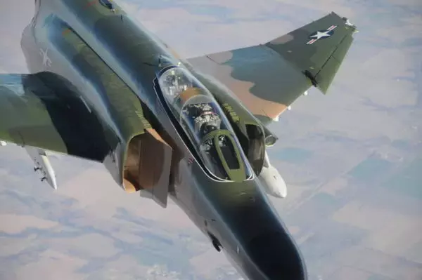 「「謎のスキ間」F-35戦闘機で消え去ったワケ その影響とは そもそも何のために必要だった？」の画像