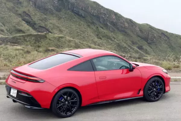 「速く走らせたい」なんて思えないスポーツカー!? それが“快感！” 乗ってわかった新型プレリュードの“人柄”