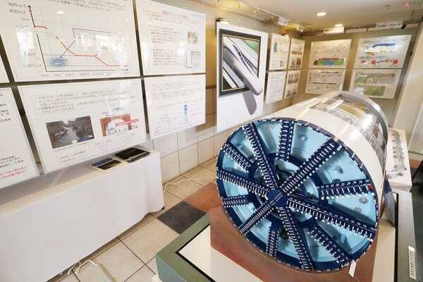 住宅街に現れた超電導リニア関連施設 見た目は普通のマンション しかし居住者なしの謎