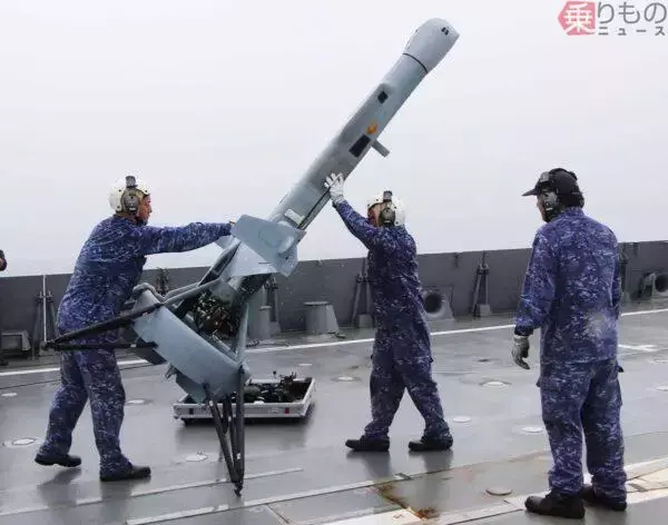 耳栓必携？ 海自の「異形の無人機」が護衛艦に“ピタリ着艦”！ 燃料計すらない!? 驚きの運用方法が明らかに