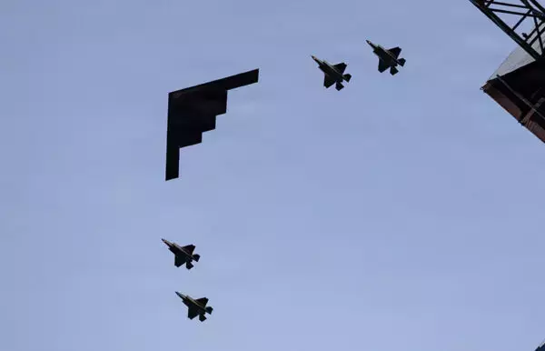 「音を聴け」米空軍 建国250周年でB-2＆F-35首都ワシントンD.C.上空を通過する“轟音”映像を公開