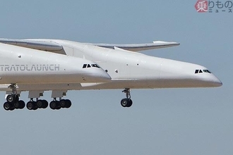 まるで双頭竜 「世界最大の怪鳥飛行機」が「マッハ5超の爆速機」をブッ放す！ 驚愕の一部始終が公開される