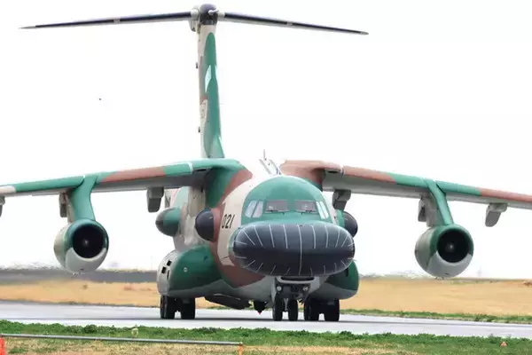 マジで!?  自衛隊「謎のベールに包まれた異形機」まさかの航空祭参加へ 1機のみが存在
