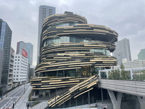 山手線で「最も利用者が少ない駅」が激変！  国内最大級「駅と一体の街」いよいよ本格稼働  “鉄分”もたっぷり