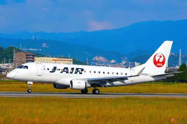 旅客機「エンジンを泡洗浄」でなぜ燃費UP？JALが国内初導入 超ナルホドなその効果