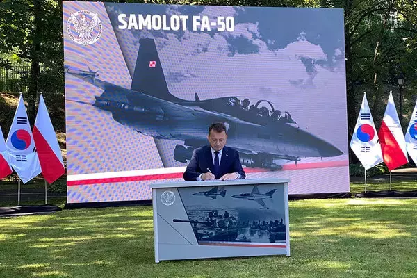 「ポーランド、韓国から戦闘機FA-50も“爆買い”のナゼ ウクライナとドイツのはざまで」の画像