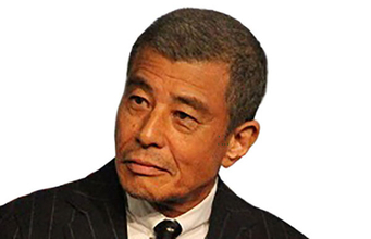 舘ひろしが「何もできない頼りない男」に！ 伝説のコメディ映画『免許がない！』続編公開で再び注目