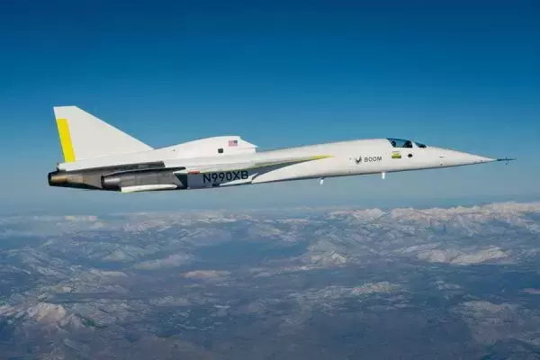 「世界初の独自開発超音速ジェット機」実は途中から「外装表面がフツーじゃない」状態で飛んでた！  なぜ？