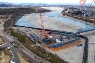 通行止めから約5年、迂回4kmがゼロに！ 豪雨で傾いた橋“まさかの新形式”で復活へ　地元住民待望の交通路