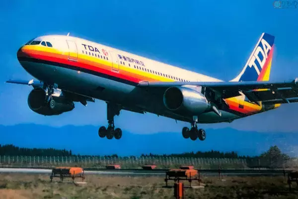 「世界初スタイルで打倒アメリカ！ エアバス初の旅客機「A300」は成功作？ 誕生の裏に “団結”」の画像