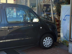 アクセルとブレーキ踏み間違い事故は「日本が突出」？ 一体なぜなのか 意外と根深い問題